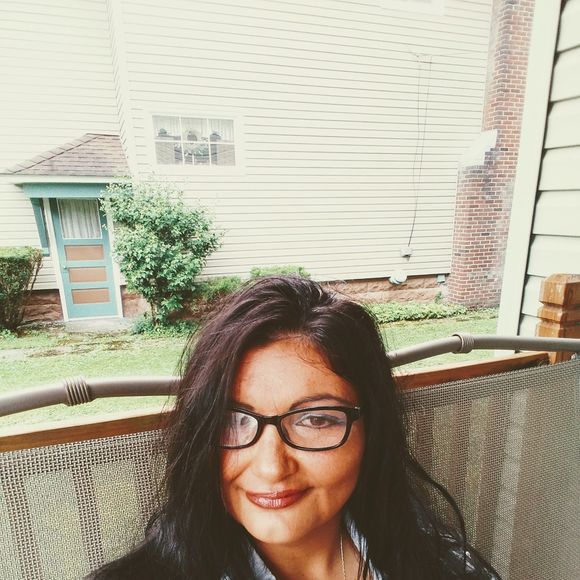 Meet your Posher, Jennifer - Picture 1 of 1